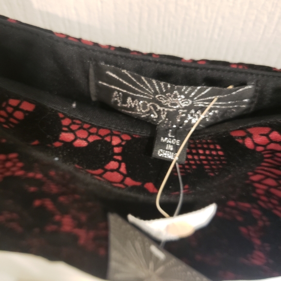 Almost Famous crop top - Picture 2 of 3